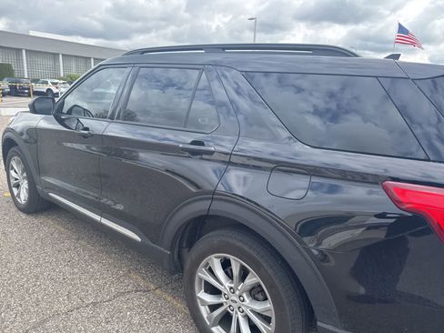 Used 2023 Ford Explorer XLT w/ Equipment Group 202A AWD/4WD image 15