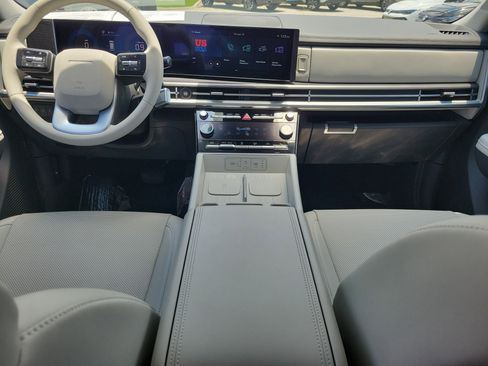 Used 2025 Hyundai Santa Fe SEL FWD image 14