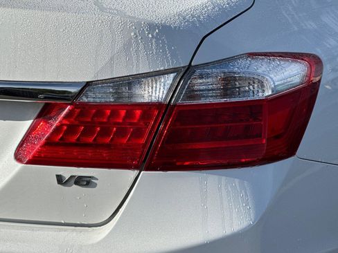 Used 2015 Honda Accord EX-L image 28