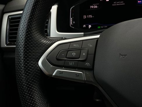 Used 2022 Volkswagen Atlas Cross Sport SEL R-Line image 38