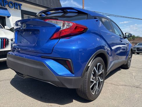 Used 2018 Toyota C-HR XLE FWD image 3