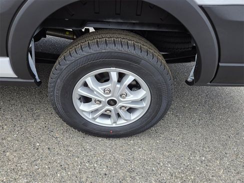 New 2025 Ford Transit 250 148 Medium Roof image 9