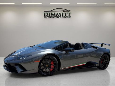 Used 2019 Lamborghini Huracan Performante AWD/4WD image 2