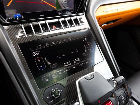 Used 2022 Lamborghini Urus AWD/4WD image 15