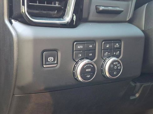Used 2025 GMC Sierra 2500 Denali Ultimate w/ Max Trailering Package AWD/4WD image 11