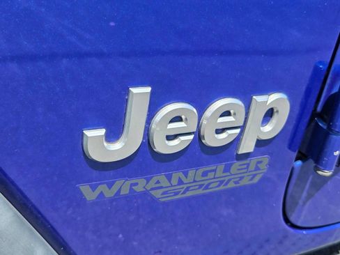 Used 2020 Jeep Wrangler Sport AWD/4WD image 10