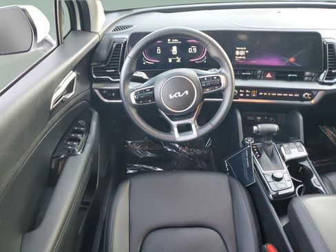 Certified 2025 Kia Sportage EX image 13