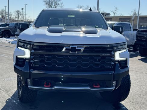 Used 2022 Chevrolet Silverado 1500 ZR2 w/ Technology Package image 18