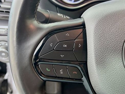 Used 2020 Jeep Cherokee Latitude Plus image 13