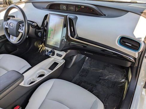 Used 2018 Toyota Prius Prime Premium image 20