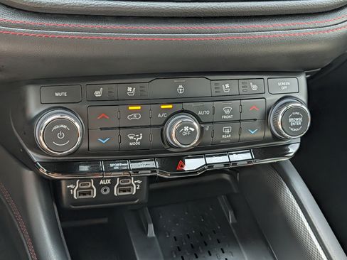 Used 2025 Dodge Durango R/T AWD/4WD image 23