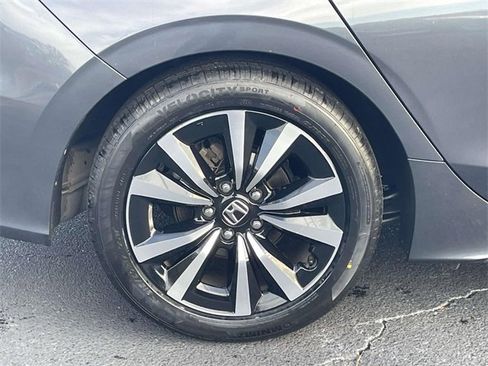 Used 2024 Honda Civic EX-L image 7