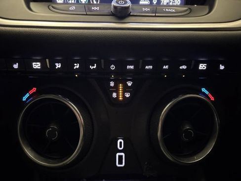 Used 2019 Chevrolet Blazer LT FWD image 20