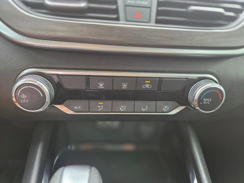 Used 2024 Nissan Altima 2.5 SV FWD image 23