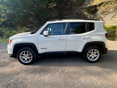 Used 2021 Jeep Renegade Latitude image 2