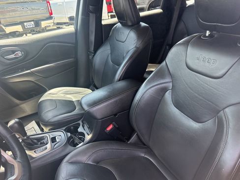 Used 2016 Jeep Cherokee Limited AWD/4WD image 8