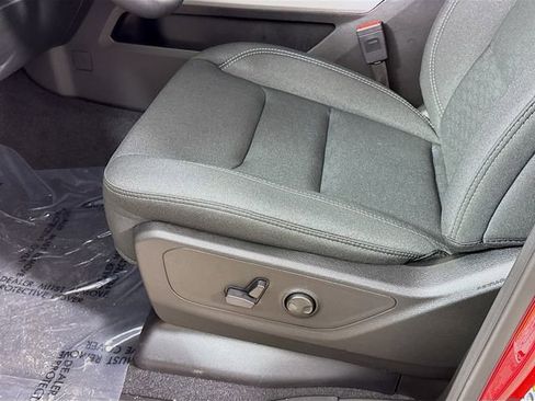 New 2026 RAM 1500 4x4 Crew Cab image 19