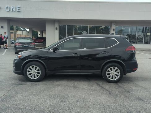 Used 2019 Nissan Rogue S FWD image 3