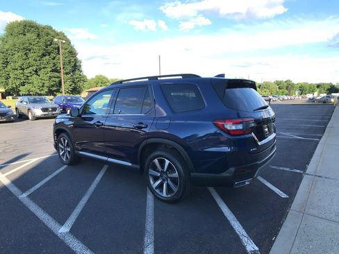Certified 2024 Honda Pilot Touring image 10