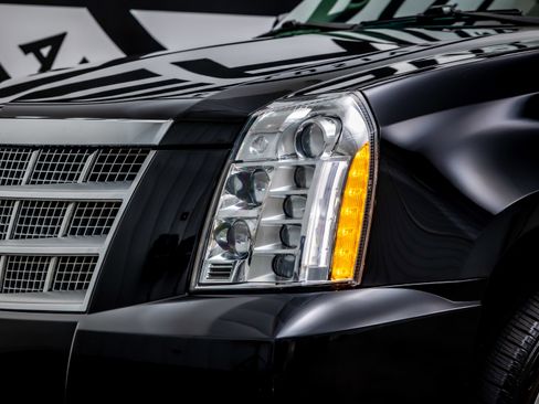 Used 2014 Cadillac Escalade Platinum image 14