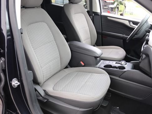 Used 2021 Ford Escape SE FWD image 18