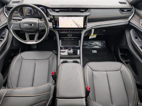 New 2026 Jeep Grand Cherokee Limited AWD/4WD image 8