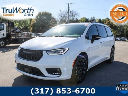 Used 2023 Chrysler Pacifica Limited w/ S Appearance Package