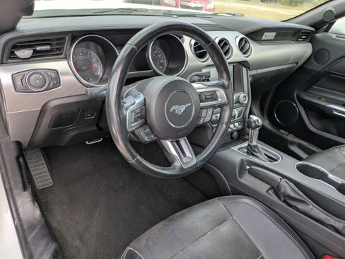 Used 2019 Ford Mustang Premium RWD image 16