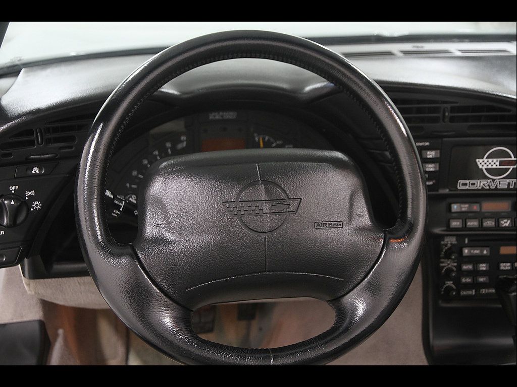 Used 1996 Chevrolet Corvette Convertible RWD image 8
