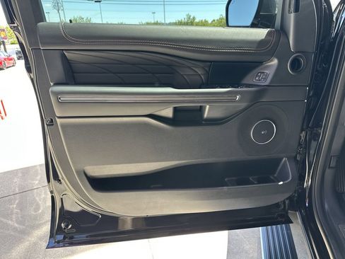 Used 2024 Ford Expedition Platinum AWD/4WD image 10