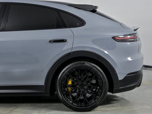 Used 2023 Porsche Cayenne Turbo GT image 9
