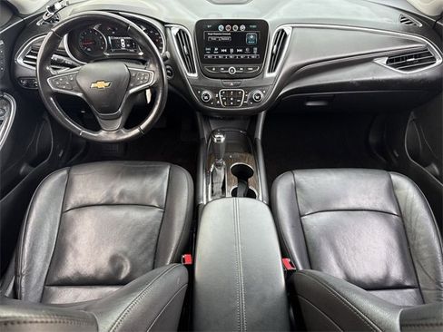Used 2018 Chevrolet Malibu Premier image 11