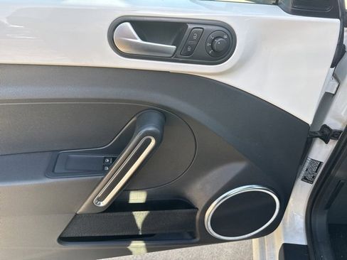 Used 2013 Volkswagen Beetle 2.5 image 8