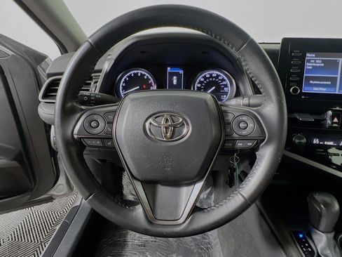 Used 2023 Toyota Camry SE image 18