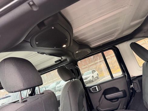 Used 2024 Jeep Wrangler Sport S image 14