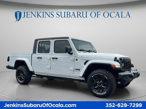 Used 2022 Jeep Gladiator Sport AWD/4WD image 1