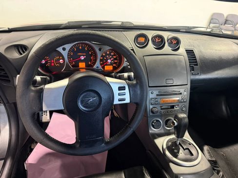 Used 2003 Nissan 350Z Touring RWD image 9