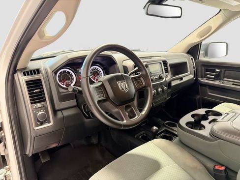 Used 2018 RAM 2500 Tradesman w/ Chrome Appearance Group image 9