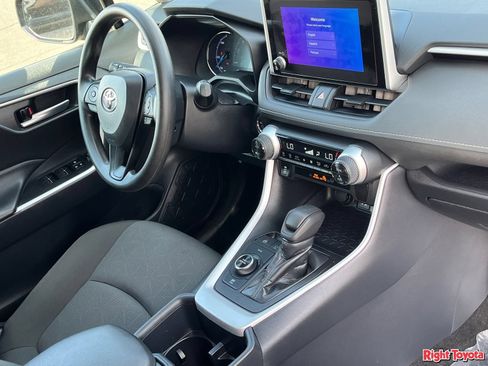 Certified 2025 Toyota RAV4 XLE AWD/4WD image 13