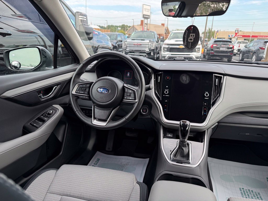 Used 2025 Subaru Outback Premium AWD/4WD image 9