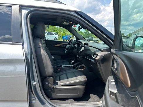 Used 2023 Chevrolet TrailBlazer ACTIV w/ Sun and Liftgate Package AWD/4WD image 11