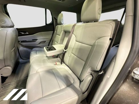 Used 2019 GMC Acadia SLT image 28