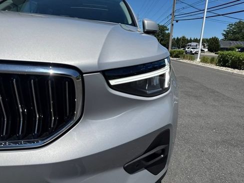 Certified 2025 Volvo XC40 B5 Plus AWD/4WD image 8