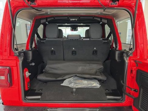 Certified 2025 Jeep Wrangler Unlimited Sahara image 10