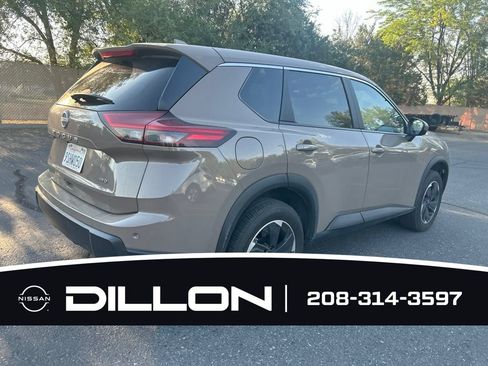 Used 2025 Nissan Rogue SV AWD/4WD image 20