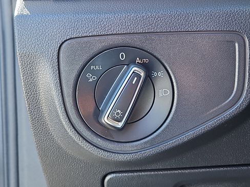 Used 2023 Volkswagen Atlas SEL Premium image 12