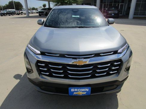 New 2026 Chevrolet Equinox LT w/ Convenience Package II image 2