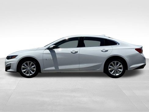 Used 2024 Chevrolet Malibu LT FWD image 2