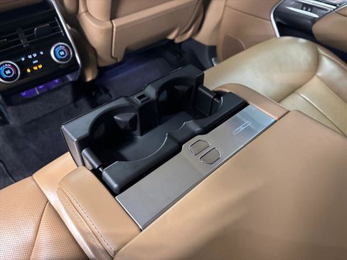 Used 2023 Land Rover Range Rover Long Wheelbase SE image 26