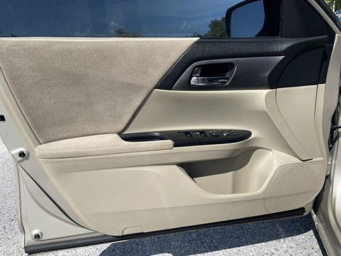 Used 2013 Honda Accord LX image 30